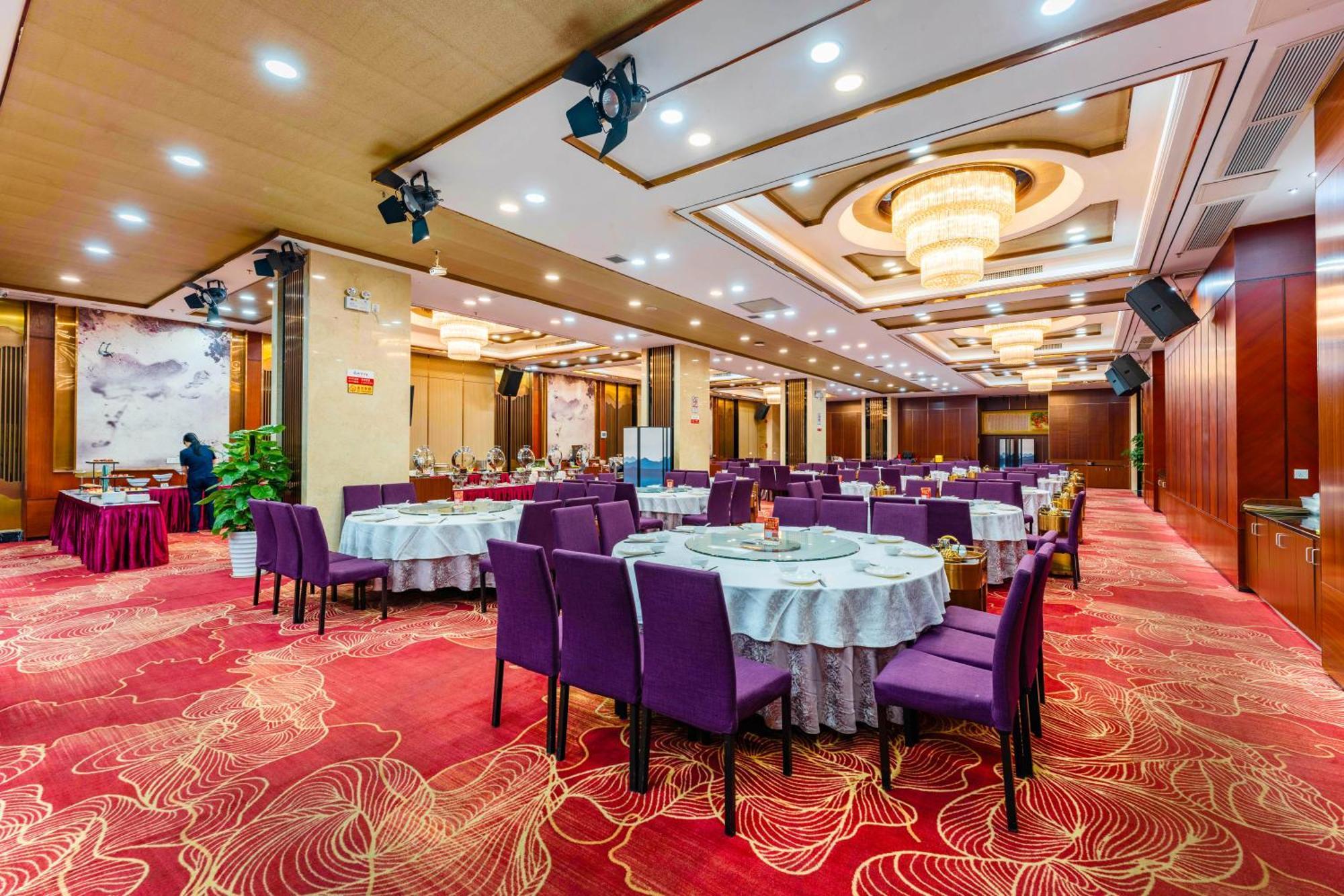 Liang Fan Holiday Inn Kanton Exteriér fotografie