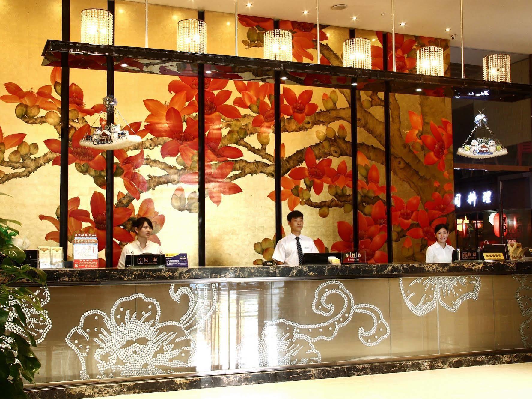 Liang Fan Holiday Inn Kanton Exteriér fotografie